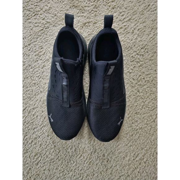Puma Youth Size 6.5 Black Slip-On Sneakers Low Top School Shoes Casual Comfort - Picture 1 of 7